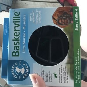Nwt Baskerville ultra muzzle size 4